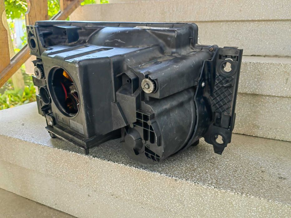 Фарове Land Rover Discovery Xenon /Фар Land Rover Ляв Десен Оригинални