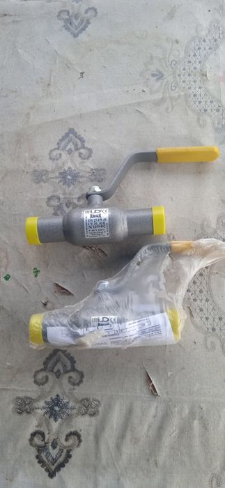 Продам краны новые