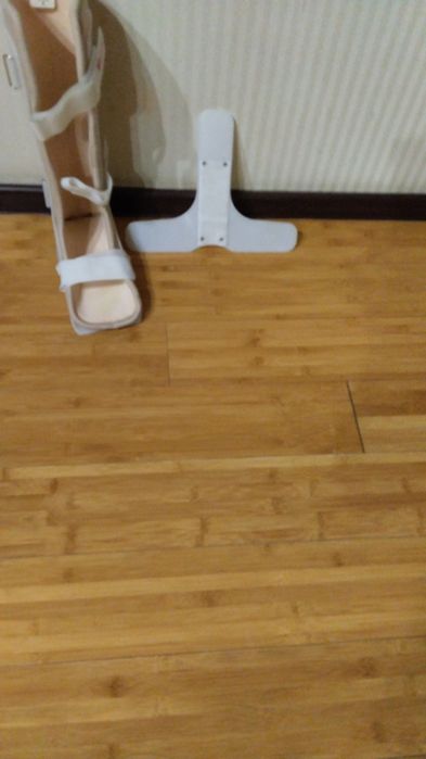 Медицинский сапожок при переломе бедра