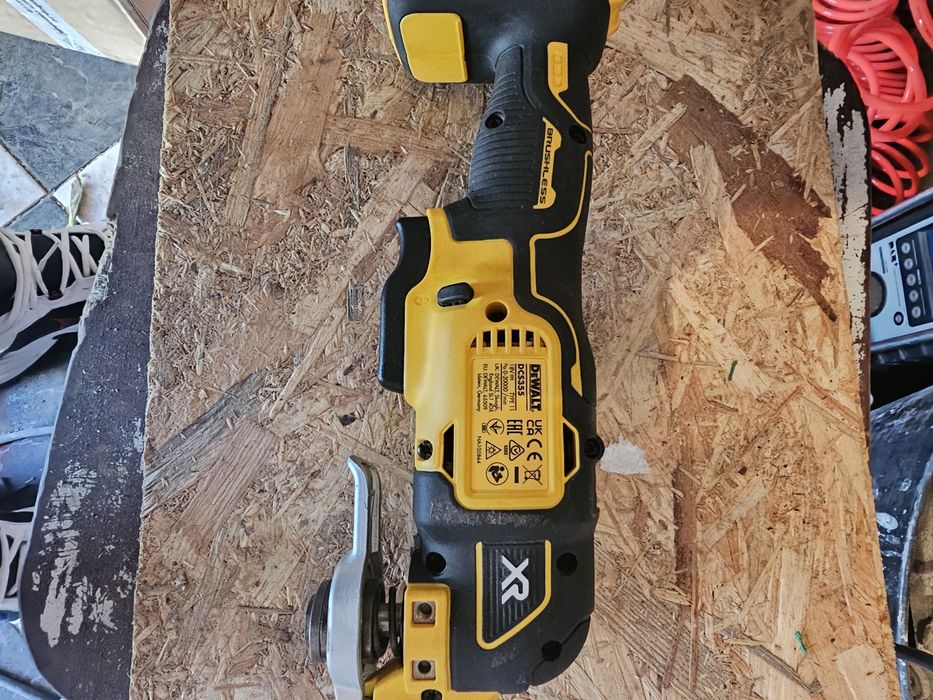 Multifuncțional aproape noua dewalt