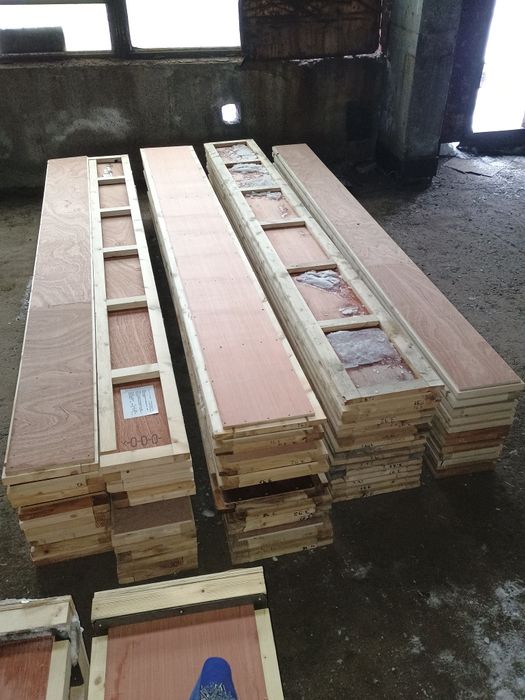 Фанерные щиты, подойдут для опалубки.