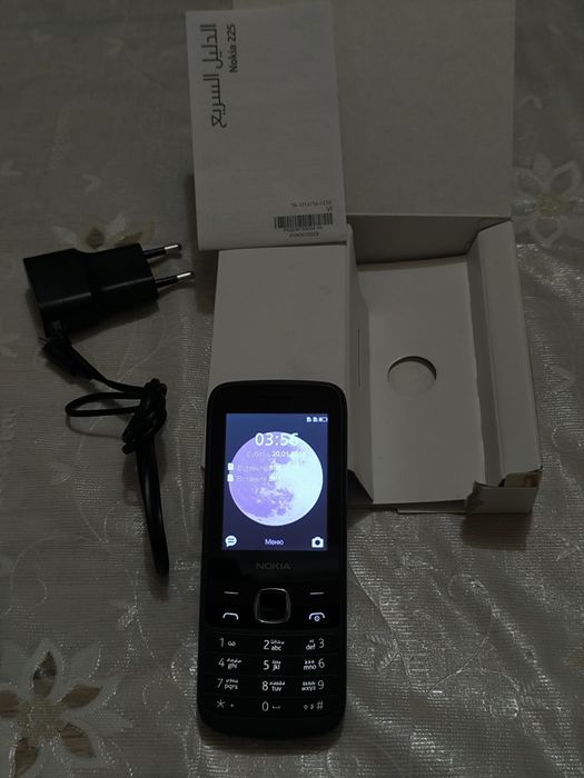 Nokia 225 4G telefon sotiladi
