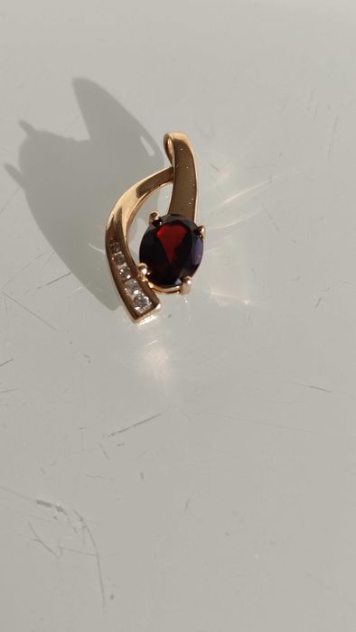 Pandativ aur 14k Garnet si diamante