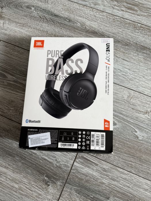 НаушникиJBL новые  безпроводные