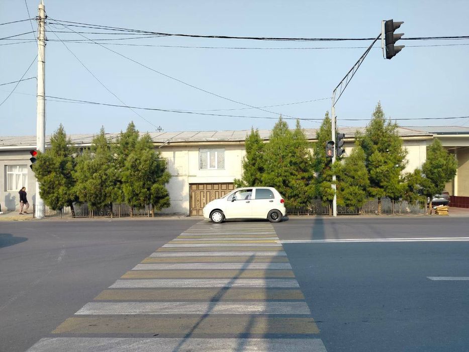 Срочно продойотсия участка беруний метро