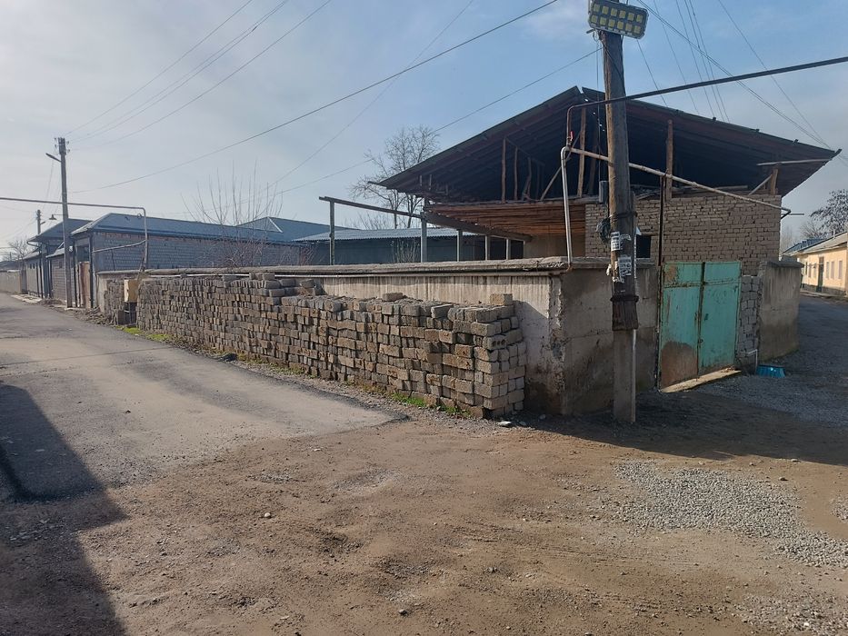 Ховли сотилади Зангиота зиёратгохга яқин жойда жойлашган мактаб бохча