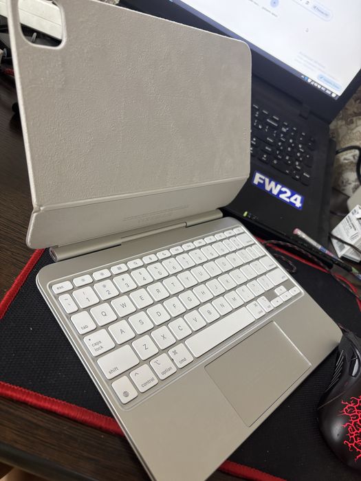 Продам клавиатуру для iPad Pro 11