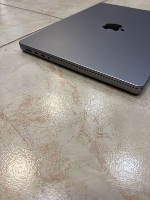 Macbook pro 14 m1pro 16/512