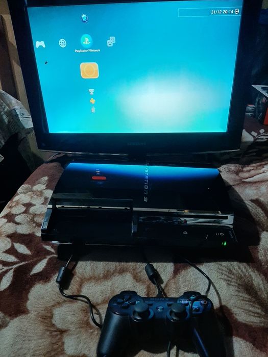 Vând PlayStation 3 fat Backwards Compatible ps1 ps2 ps3 în stare bună