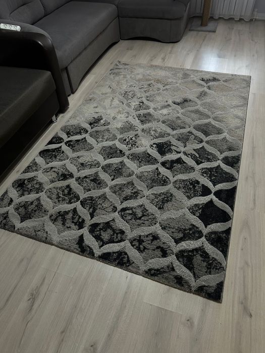 Продам ковры и  дорожку