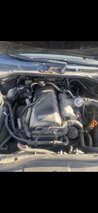 Capota Volkswagen Vw Touareg Bara fata Touareg 7L motor 2.5 BAC cutie bara fata