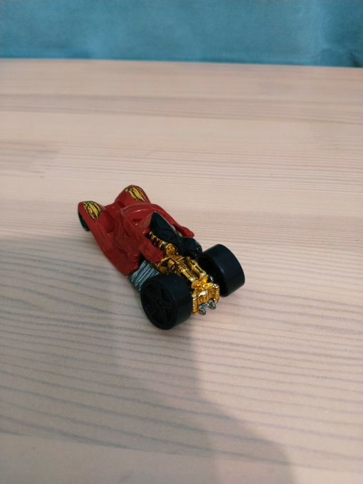 Машинка от hotwheels