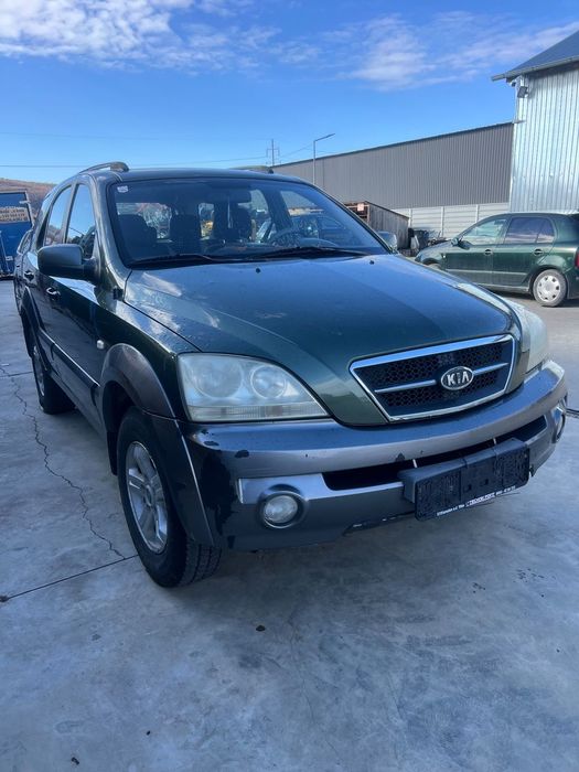 DEZMEMBREZ Piese Auto Kia Sorento Motor 2.5 CRDI Diesel Euro 3 4 Motor 2.5 Diesel cod D4CB cutie viteze manuala 5 trepte 4x4 cutie transfer Fata completa bara fata Capota far aripa portiera fata spate stanga dreapta haion oglinda