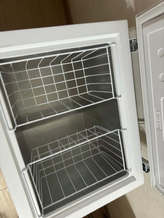 Продам морозильник