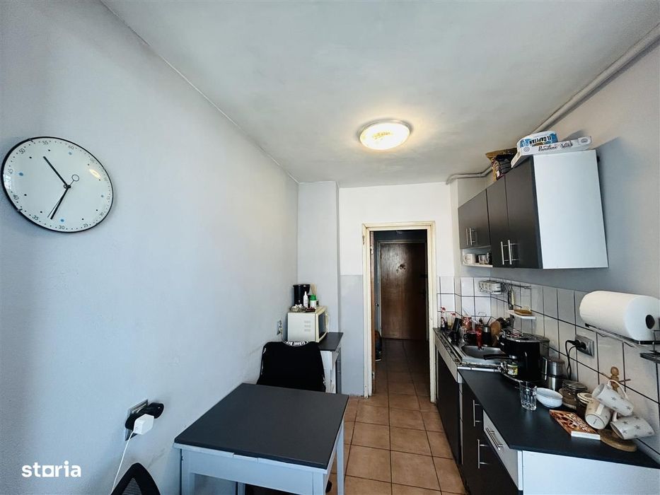Ap semidecomandat, 2 camere, balcon inchis, 53 mp + 7 mp - M.Viteazu