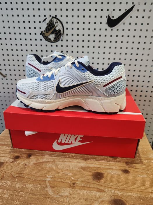 Adidași Nike Zoom Vomero 5 mărimile 35.5 și 36
