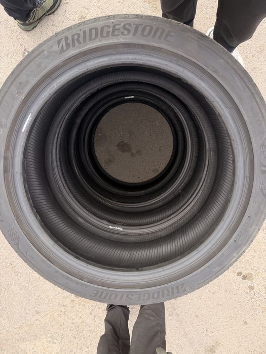Продам шину зимний Bridgestone