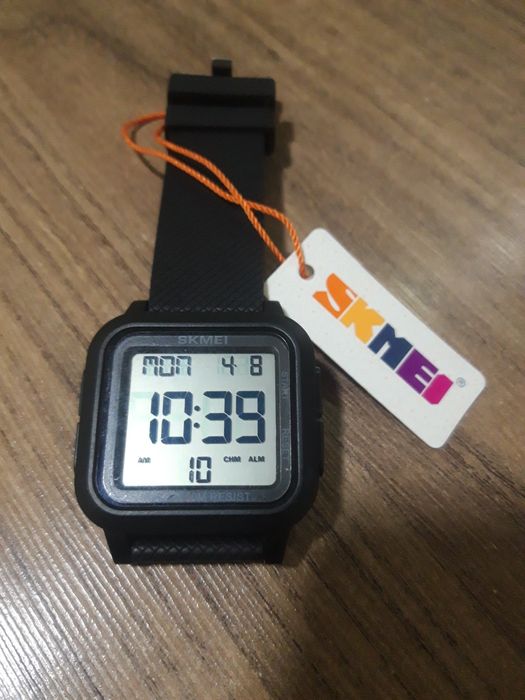 Соат элекроный.Сув утмайди 100 %