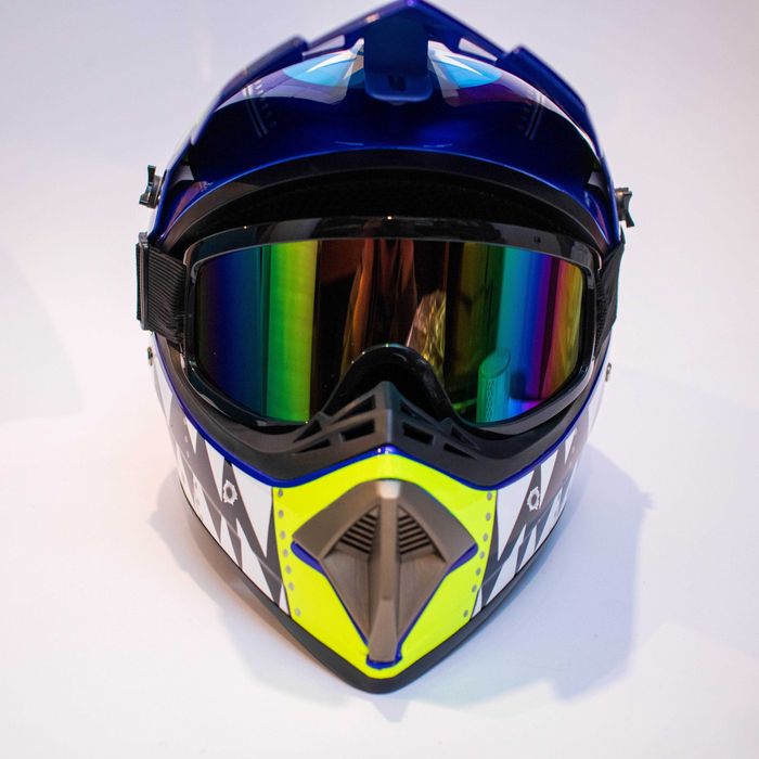 Каска подходяща за мотокрос , планински велосипед , ел. тротинетка