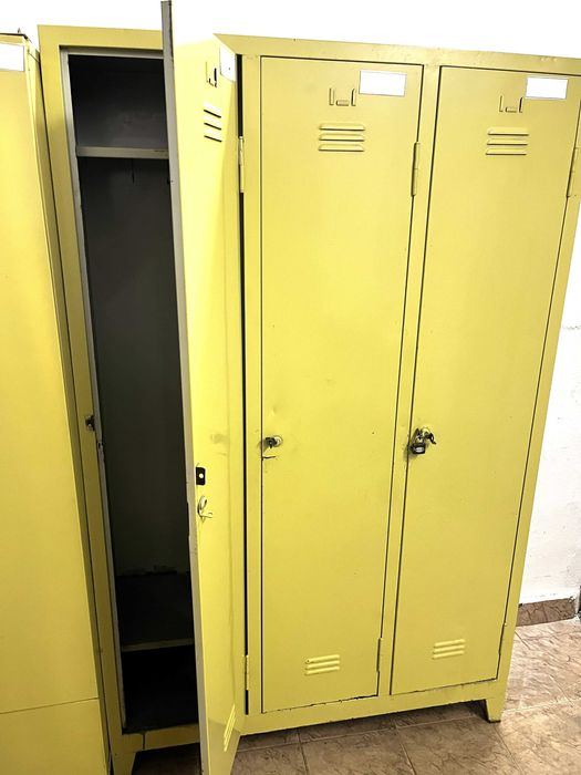 Метални гардероби / шкафчета за работни дрехи