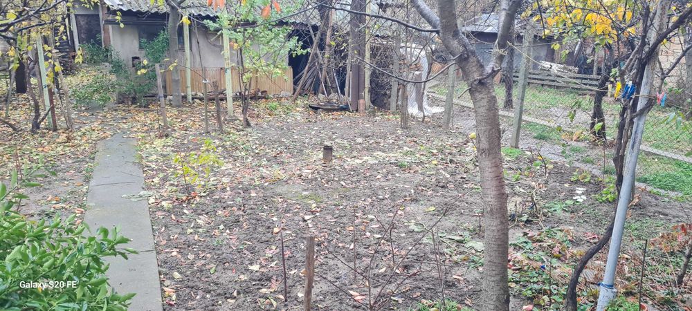 Давам под наем част от къща в Кубрат ул.Албена 6а, само партерният  етаж 60m2