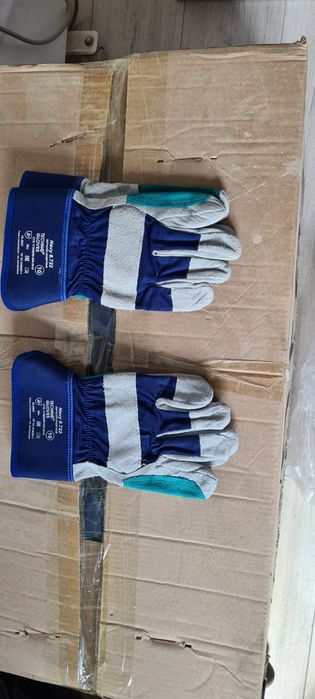 Продажа перчаток.