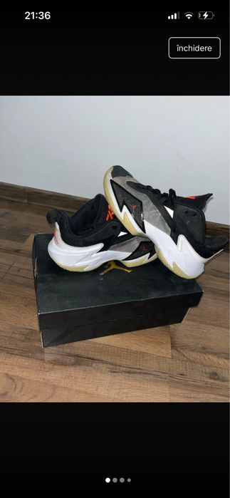 Adidasi jordan in conditi bune