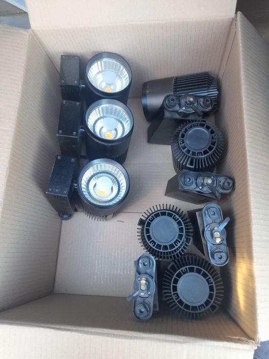 Spoturi electrice pentru șină