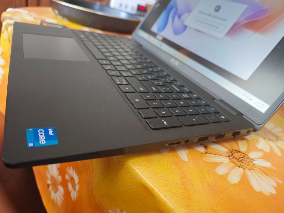 Лаптоп Dell Latitude 3520 16gb