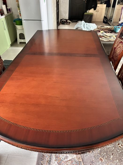 Продаем стол со стульями