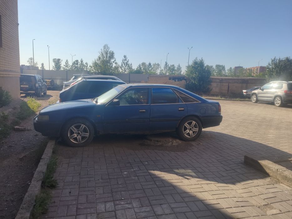 Продам машину Mazda626