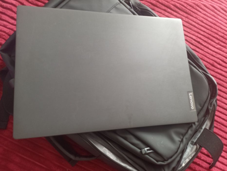 ноутбук Леново v15ada