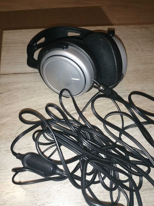 Слушалки за гледане на вилми или музика