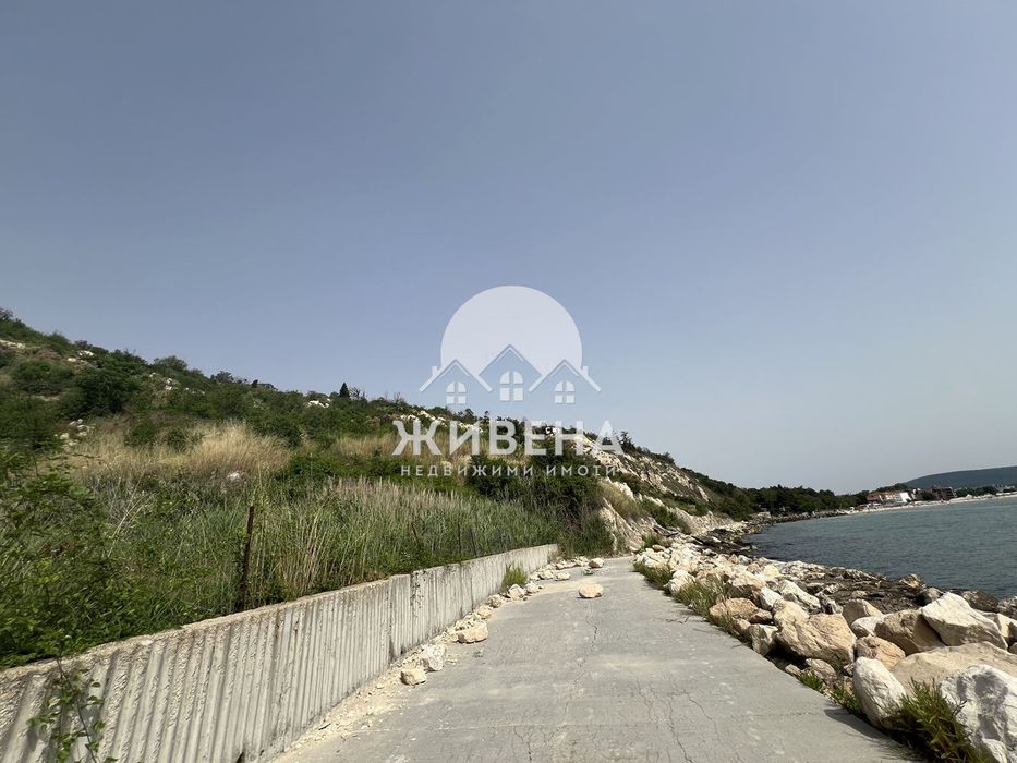 Парцел с площ 524 кв.м, в с.Осеново, м-ст Кранево, вилна зона