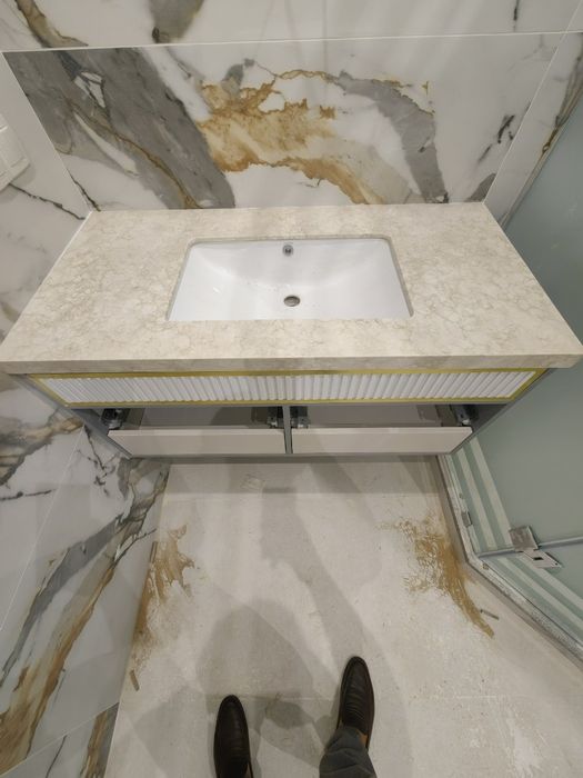 Столешницы из искусственный камень для санузел 
Мебель на заказ кухний