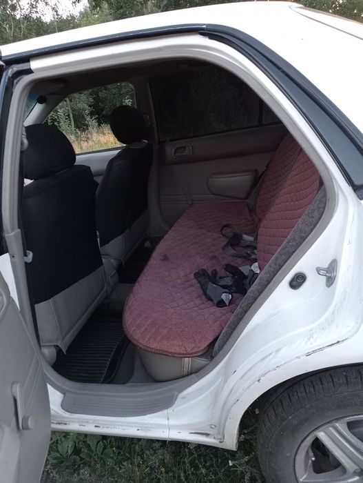 Продам машину тайота королла