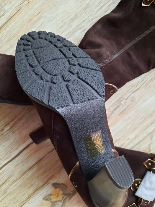 Cizme din piele întoarsă Tabu