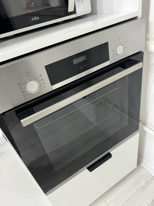 Продам духовку встроенную