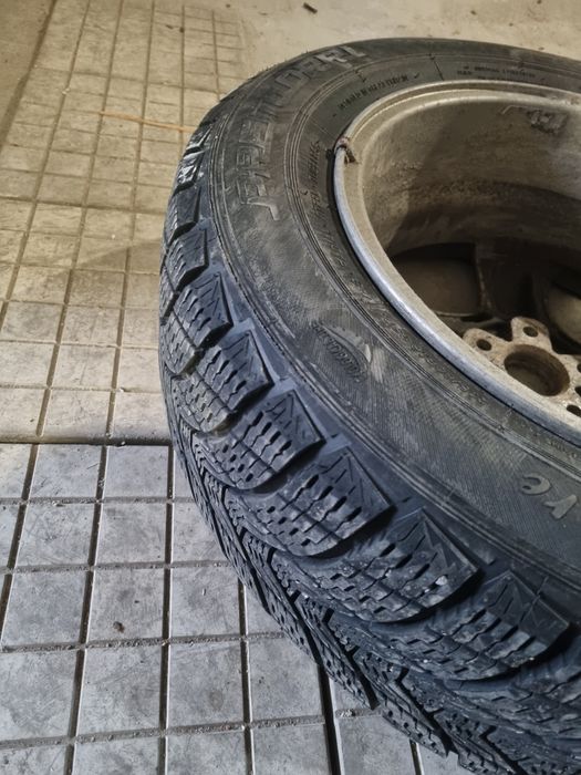 Зимни гуми 215/60/16