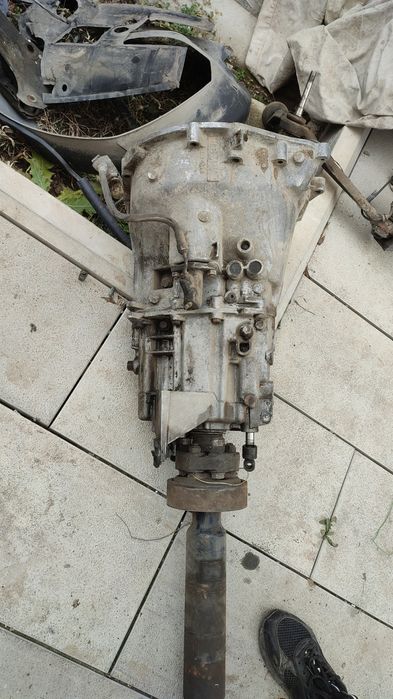 Продам по запчастям е36 седан мотор м40.