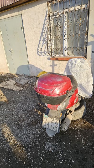 Продам скутер на ходу jog