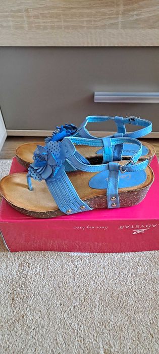 Сандали на платформа