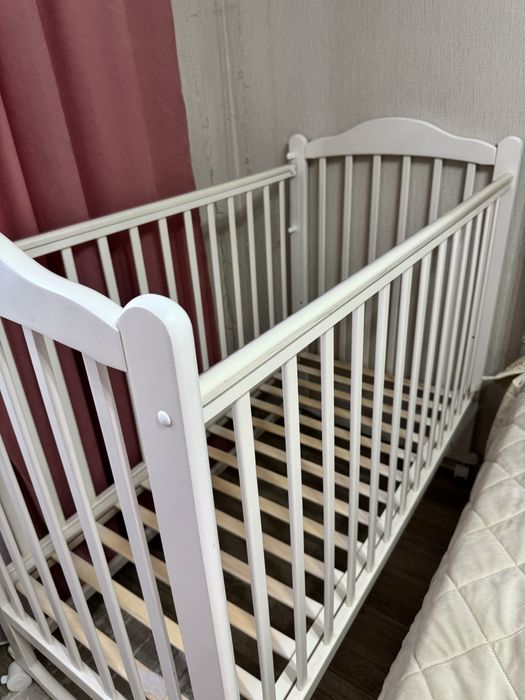 Продам кроватку для малыша