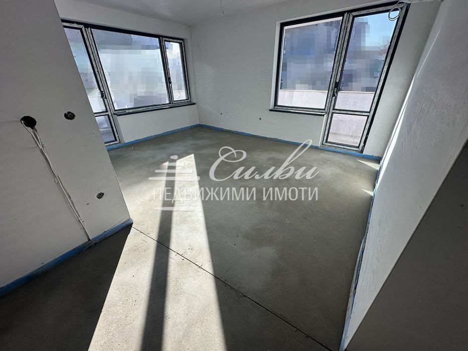 Продава се Тристаен апартамент в Търговище, Център - 114 кв.м за 1185 €/кв.м - Снимка #1