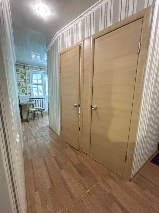Продам 3- ком квартиру район Уют