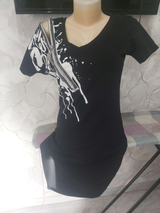 Топы футболи женские