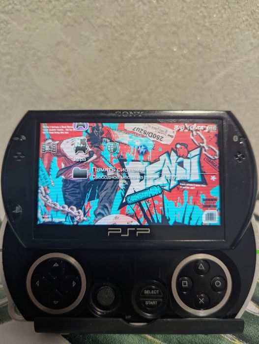 Psp go, с чехлом и шнуром