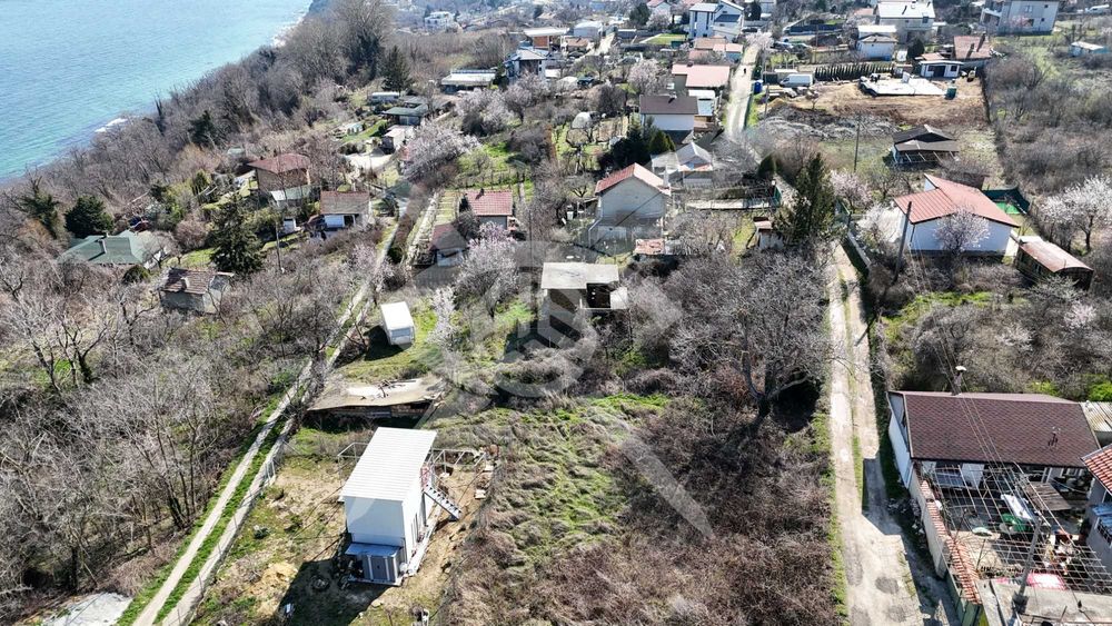 Парцел с едноетажна вила в м-т Прибой- 96064