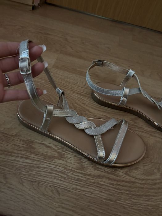 Sandale de vara