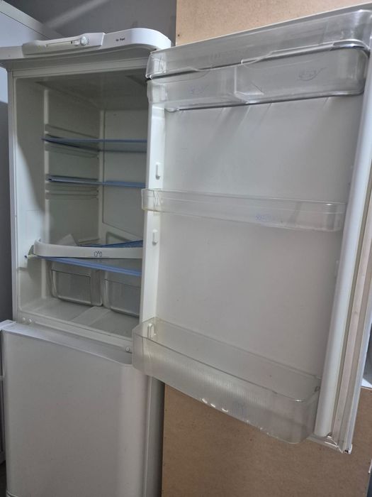 Продам холодильник Индезит